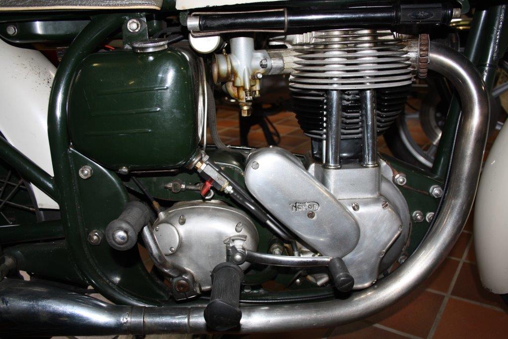 Norton ES2 1961 (detail)
